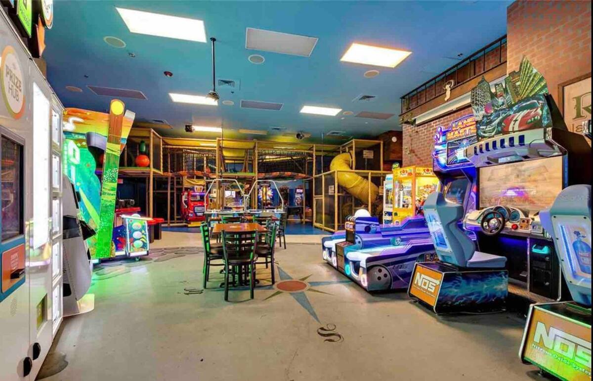 Resort arcade
